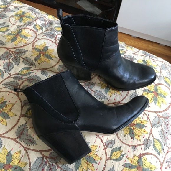 Cole Haan Shoes - Cole Haan Black Leather Ankle Boots, size 10